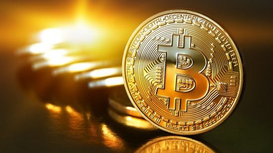 Курс Bitcoin снова достиг 8000 долларов