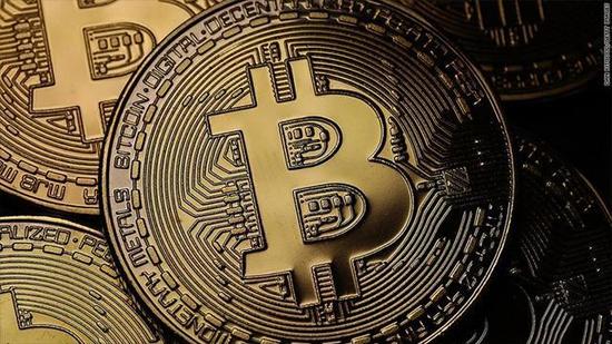 Курс Bitcoin закрепился выше отметки 8000 долларов